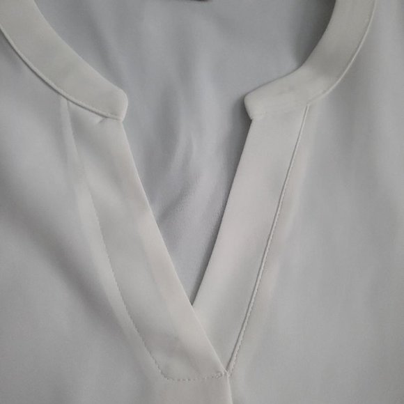 NWOT Women's White 3/4 Sleeve V-Neck Dress Shirt - Picture 4 of 5